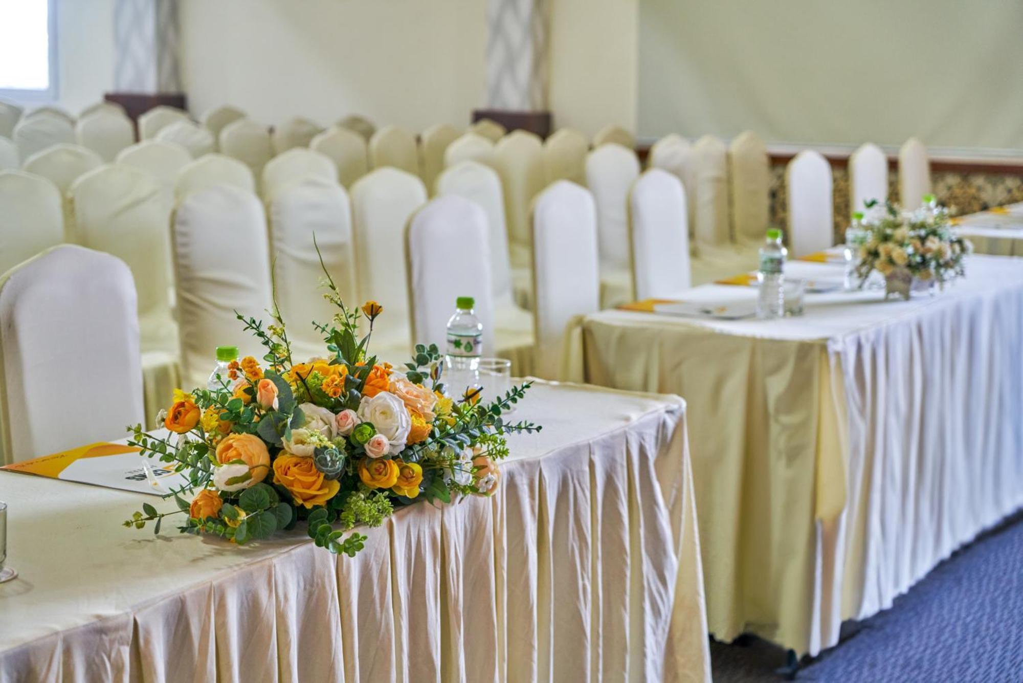 Bcons Riverside Hotel Binh Duong Thu Dau Mot Dış mekan fotoğraf