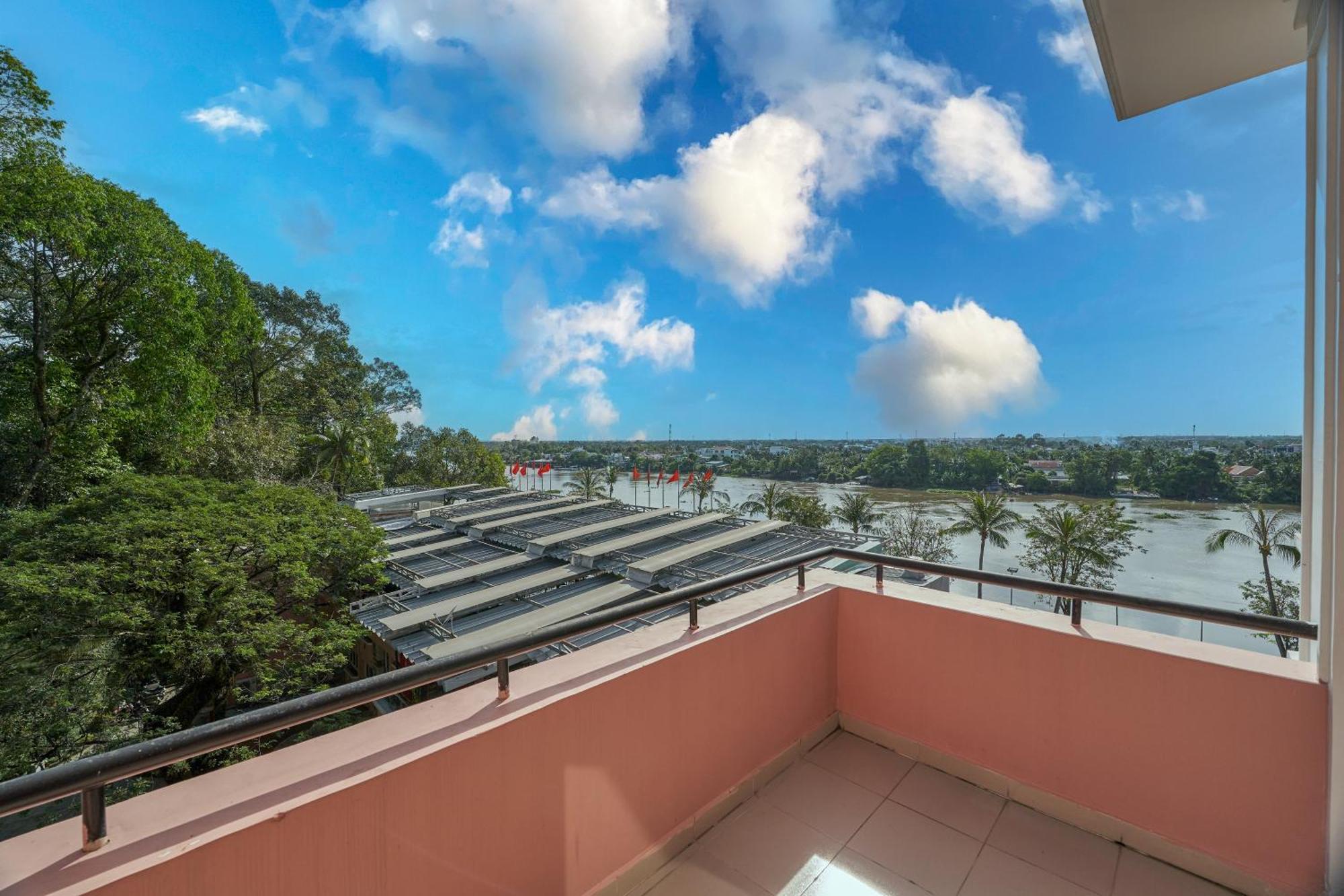 Bcons Riverside Hotel Binh Duong Thu Dau Mot Dış mekan fotoğraf