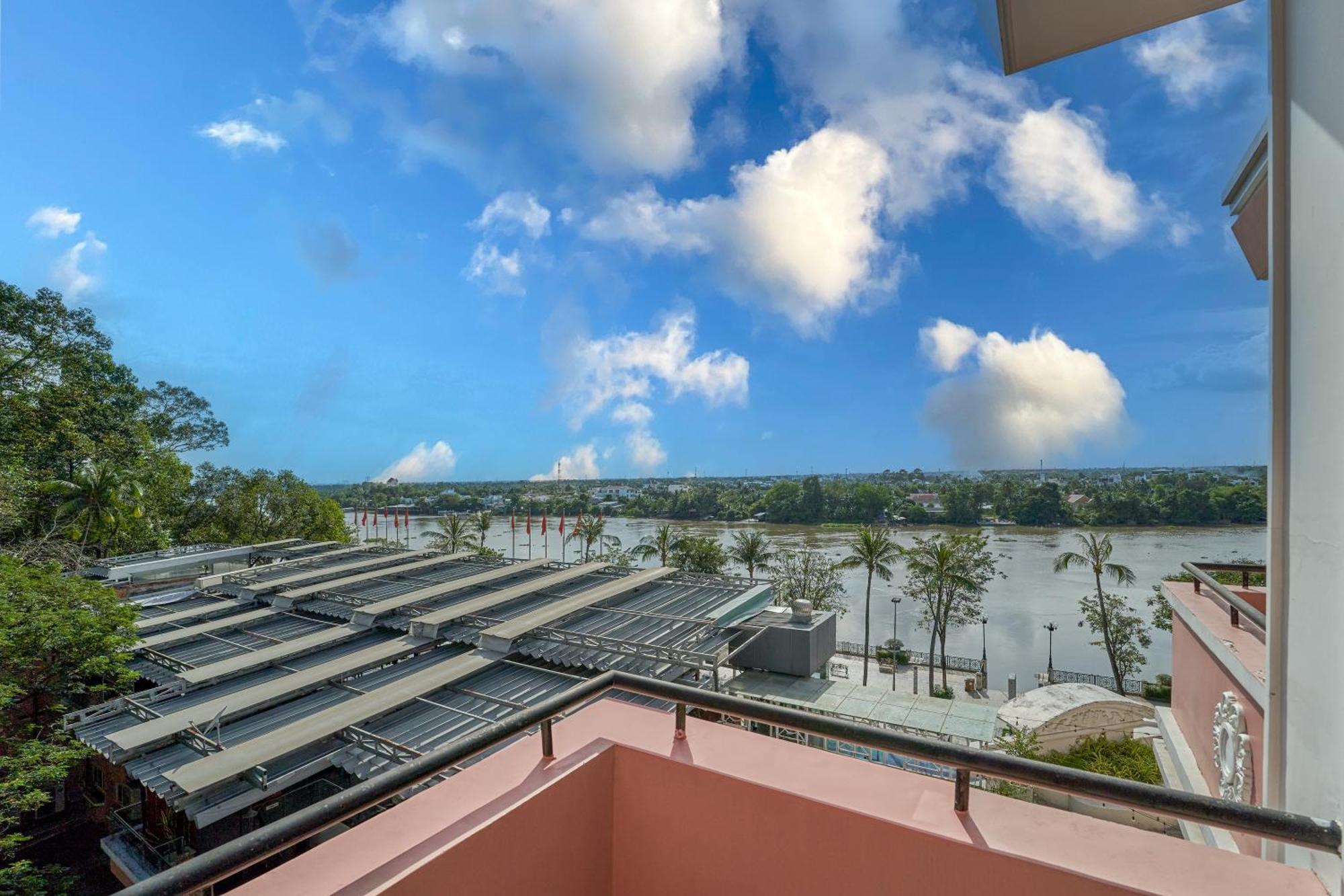 Bcons Riverside Hotel Binh Duong Thu Dau Mot Dış mekan fotoğraf